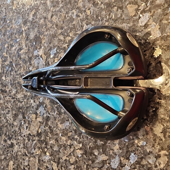 Serfas gel bike seat - Picture 5 of 6